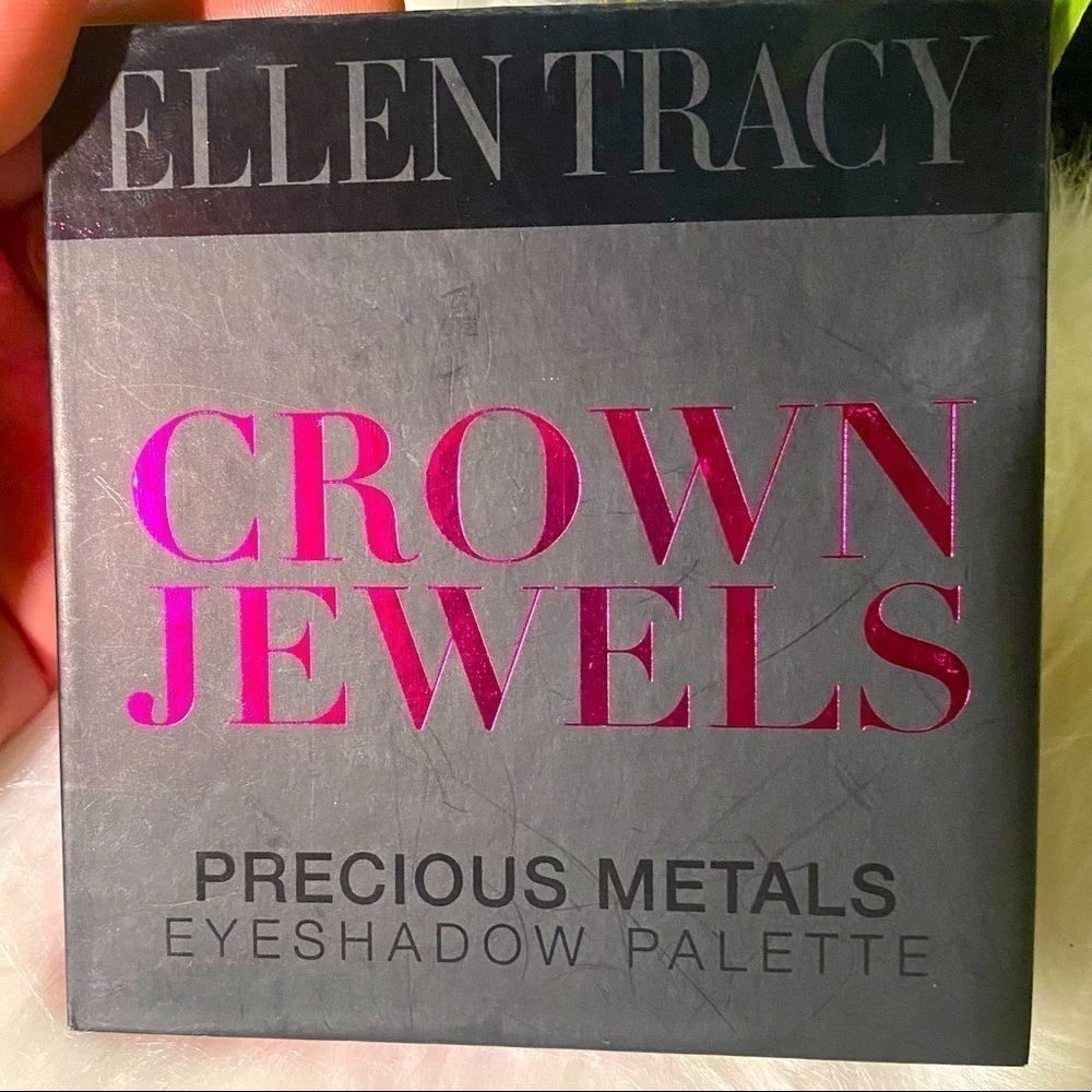 Ellen Tracy eyeshadow​​​​​​​​​​